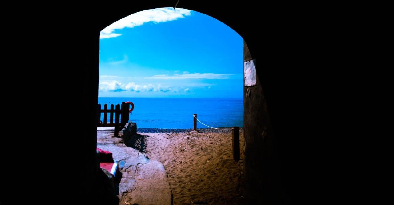 Sui Tetti, Caressa De Mae Apartment Bordighera Exterior foto